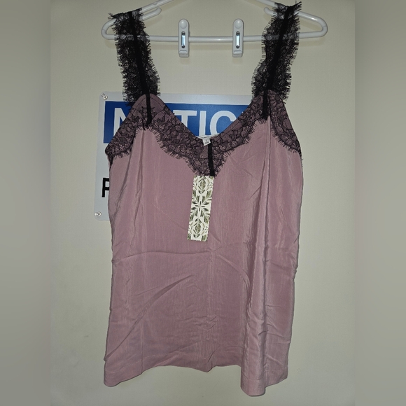 5 Tops Bundle - Picture 5 of 11